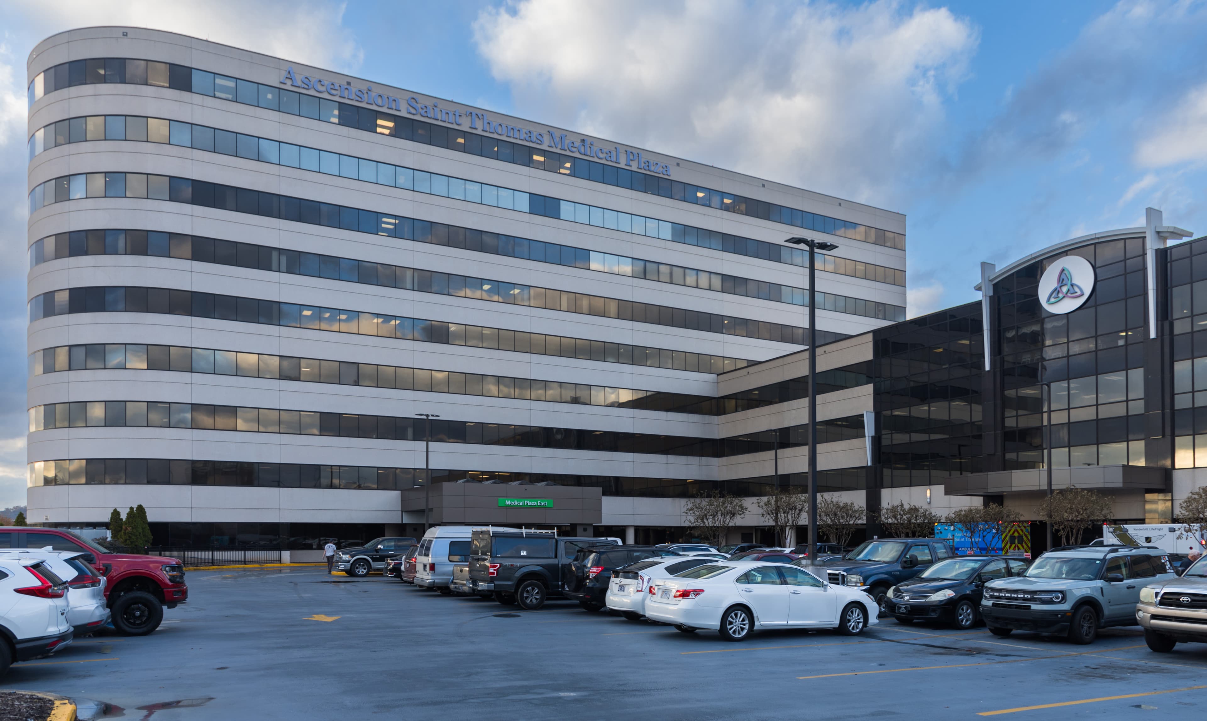 PAST Saint Thomas Medical Plaza Exterior